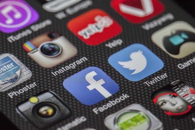twitter-instagram-facebook