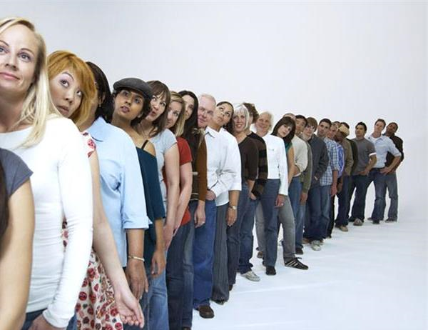 People_waiting_in_line_FAN2034625_CROP1-resized-600