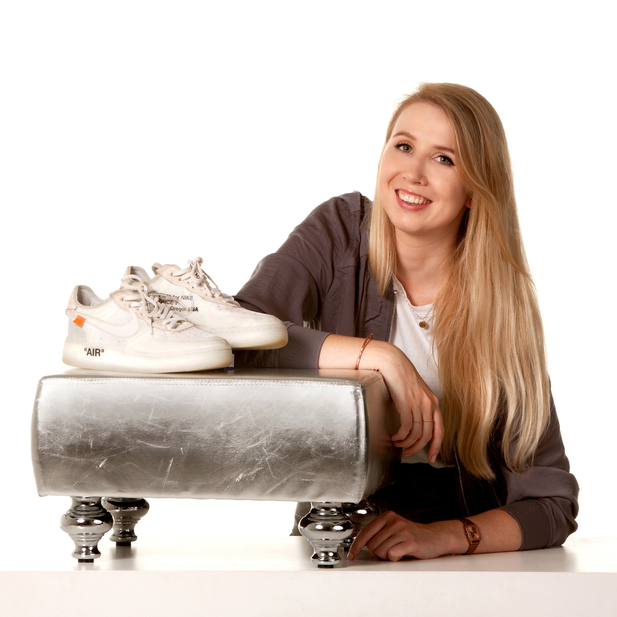 Jorine Froeling met sneakers Jorine Froeling met sneakers